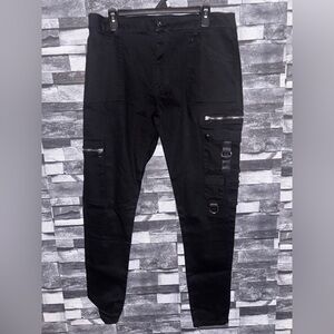 Women’s Stylish Black Straight Leg Cargo Pants size 2XL please READ 👇🏾👇🏾👇🏾👇🏾👇🏾👇🏾